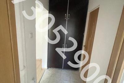 Apartament cu 3 camere semidecomandat în Găvana
