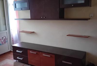 Apartament cu 2 camere decomandat în Berceni