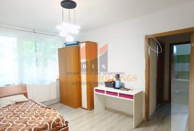 Apartament cu 2 camere semidecomandat, mobilat în Mărășești