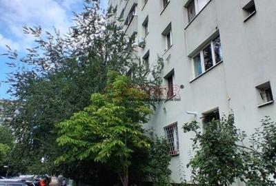 Apartament cu 3 camere decomandat în Dristor