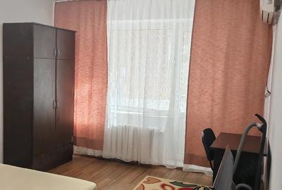 Garsonieră decomandată în Gorjului