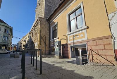 Garsonieră decomandată în Central