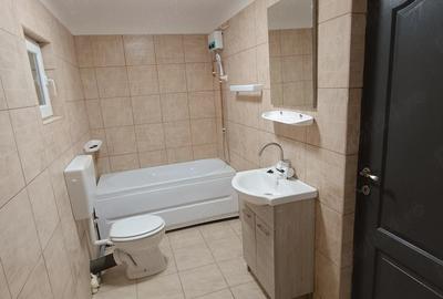 Casă cu Teren 900 Mp în Prunaru