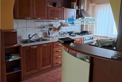 Apartament cu 3 camere decomandat în Banat - 13