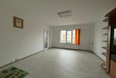 Apartament cu 3 camere decomandat în Calea Călărașilor - 3