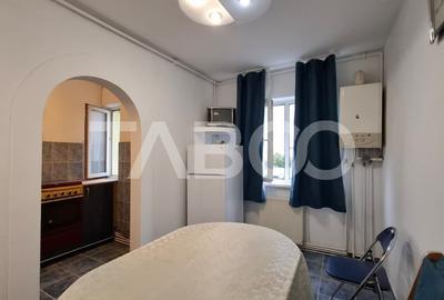 Apartament cu 3 camere semidecomandat, mobilat în Vasile Aaron - 6