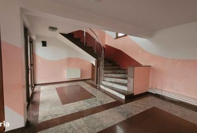 Casă cu 10 camere cu Teren 2000 Mp în Central - 10