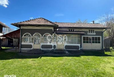 Casă cu 5 camere cu Teren 1187 Mp în Tătărani - 2