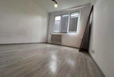 Apartament cu 3 camere decomandat în Drumul Taberei - 6