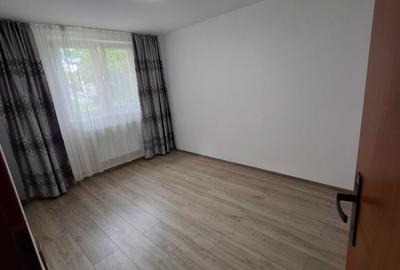 Apartament cu 3 camere semidecomandat în Central - 4