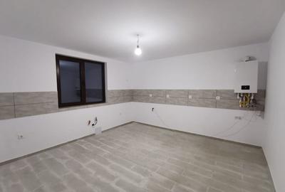 Casă cu 4 camere cu Teren 440 Mp în Chiscani - 2