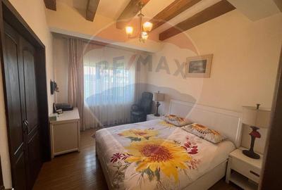 Casă cu 4 camere cu Teren 328 Mp în Golești - 6