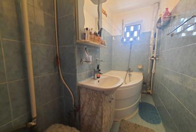 Apartament cu 2 camere semidecomandat în Km 4 - 2