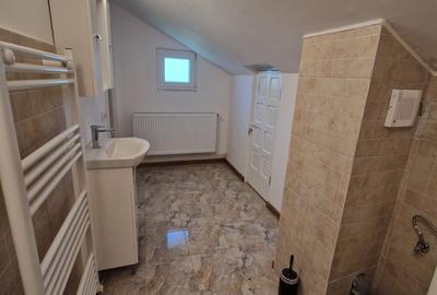 Casă cu 6 camere cu Canalizare în Central - 32
