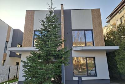 Casă cu 4 camere cu Teren 250 Mp în Corbeanca
