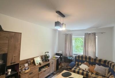 Apartament cu 3 camere decomandat, mobilat în Hotvon