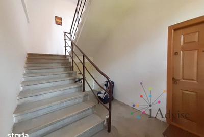 Apartament cu 3 camere semidecomandat în Centrul Istoric