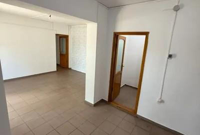 Spațiu comercial, de 58 mp, în Central - 7