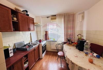 Apartament cu 3 camere decomandat, mobilat în Nufărul - 5