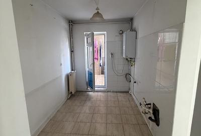 Apartament cu 2 camere semidecomandat în Precista
