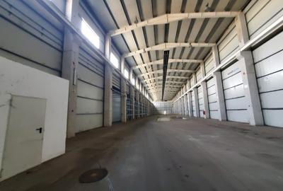 Spațiu comercial, de 2,000 mp, în Central - 4