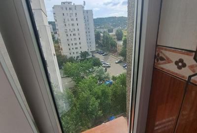 Apartament cu 2 camere decomandat, mobilat în Mircea cel Bătrân