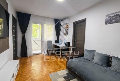 Apartament cu 3 camere semidecomandat, mobilat în Dacia