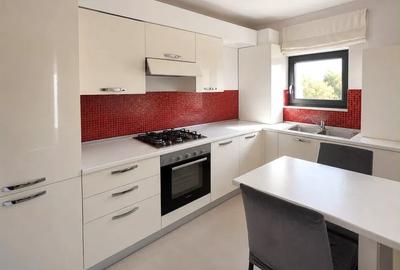 Apartament cu 3 camere semidecomandat în Borhanci