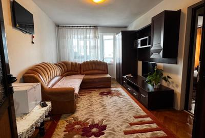 Apartament cu 2 camere decomandat în Podu Roș