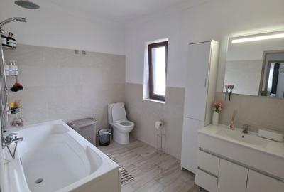 Casă cu 4 camere cu Teren 263 Mp în Utvin - 1