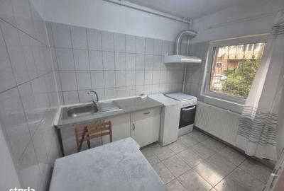 Garsonieră decomandată în Drumul Sării