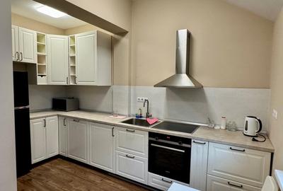 Apartament cu 3 camere semidecomandat în Central - 1