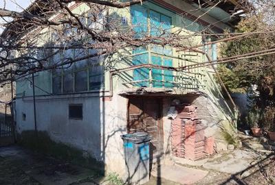 Casă cu 4 camere în Central - 1