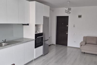 Apartament cu 3 camere semidecomandat în Florești