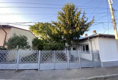 Casă cu 3 camere în Central