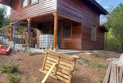 Casă cu 3 camere cu Teren 833 Mp în Ghimpați