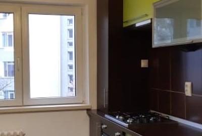 Apartament cu 2 camere semidecomandat, mobilat în Titan
