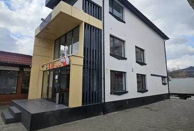Spațiu comercial, de 400 mp, în Central - 4