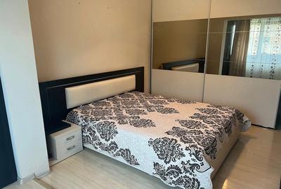 Apartament cu 3 camere decomandat în Exterior Vest