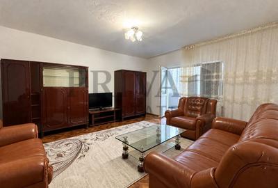 Apartament cu 3 camere decomandat, mobilat în Bucovina