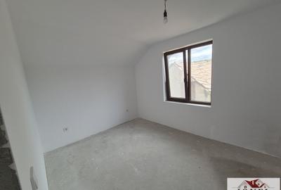 Casă individuală cu 6 camere cu Teren 804 Mp în Ciumbrud - 3