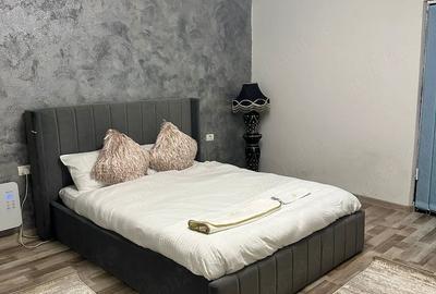Casă cu Teren 233 Mp în Central - 3