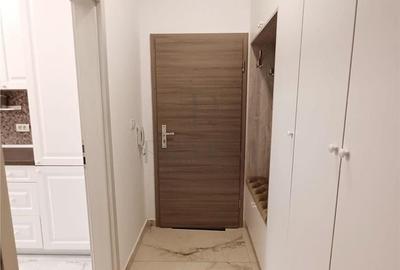 Apartament cu 3 camere decomandat în Chișoda