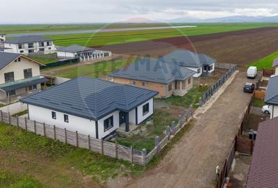Casă individuală cu 4 camere cu Teren 500 Mp în Tărlungeni - 23