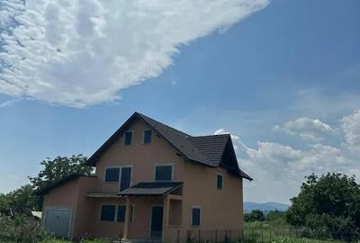 Casă cu 4 camere în Slobozia (Roznov) - 5