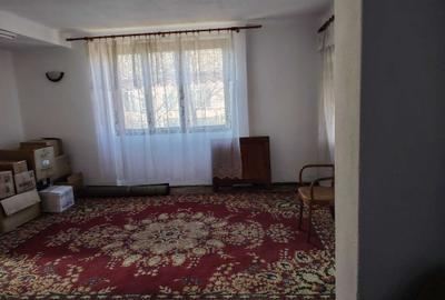 Casă cu 4 camere în Central - 3