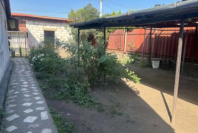 Casă cu 3 camere cu Teren 275 Mp în Petros
