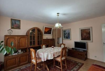 Apartament cu 4 camere decomandat în Central - 3