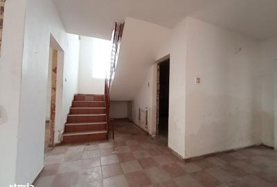 Casă cu 6 camere decomandat cu Teren 445 Mp în Bujac - 9