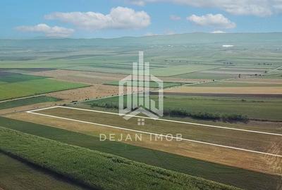 Teren de 19000 mp, în Ghidfalău